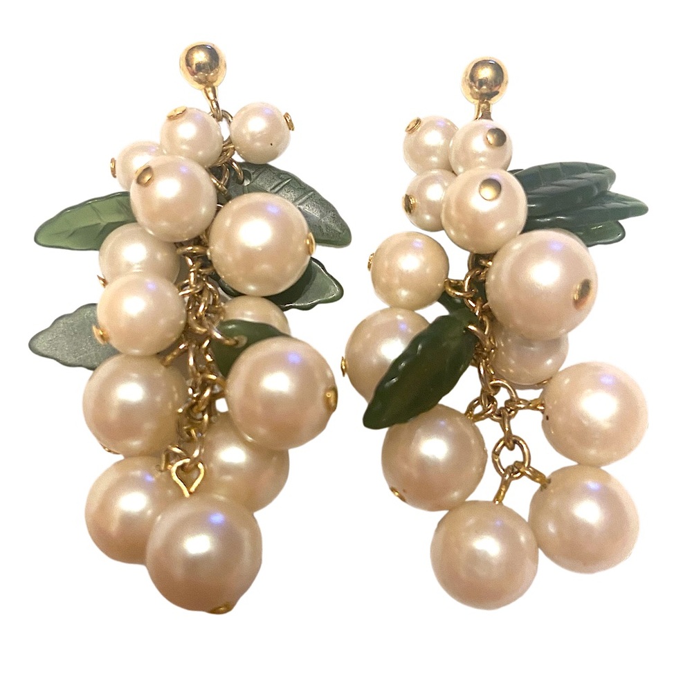 Vintage AVON Pearl Grape Cluster Dangle Earrings